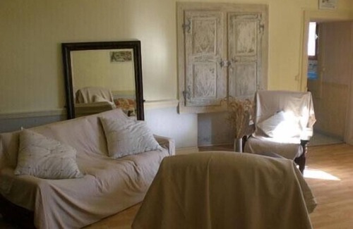 Abergement-le-Grand House | Old farm from Jura with individual entrance, for 5 persons. Quiet shaded village