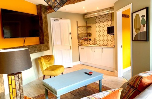 Woodchester Apartment | Old Fleece Apartments