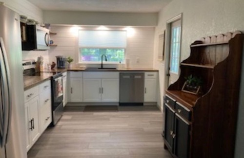 Sumter County House | Old Florida home with charm and beautiful settings.