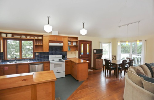 Indian Pass House | Old Florida Peaceful Retreat, Short Walk to Beach ~ Oceans of Time