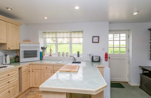 Wilmington Cottage | OLD FORD FARM ANNEXE, character holiday cottage in Honiton