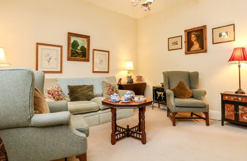 Cerne Abbas Cottage | OLD GAOL COTTAGE, family friendly, with a garden in Cerne Abbas