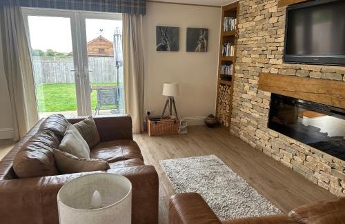 Witney House | Old Groom's Cottage