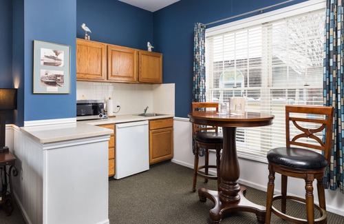 South Haven Hotel | Old Harbor Inn