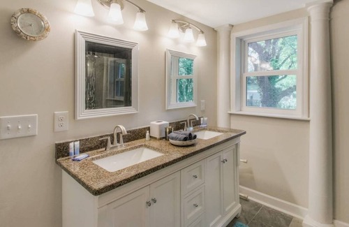 Old Hickory House | Old Hickory hideout! Basement apartment