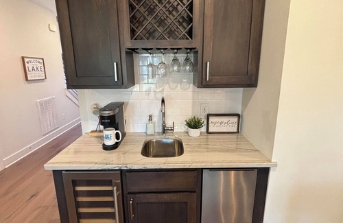 Gallatin Condo | Old Hickory Lake RetreatnShort walk to the water!