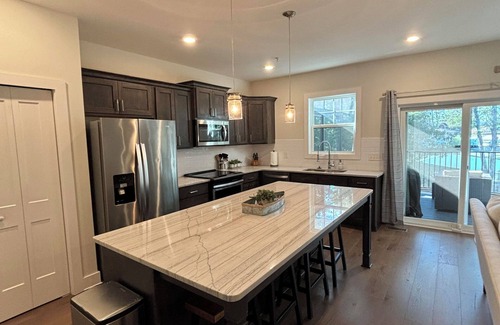 Gallatin Condo | Old Hickory Lake RetreatnShort walk to the water!