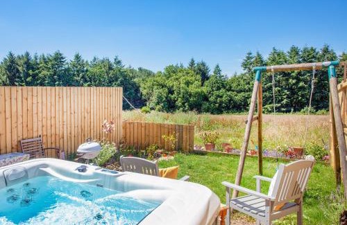 Honiton House | Old Highwood - Piglet Cottage