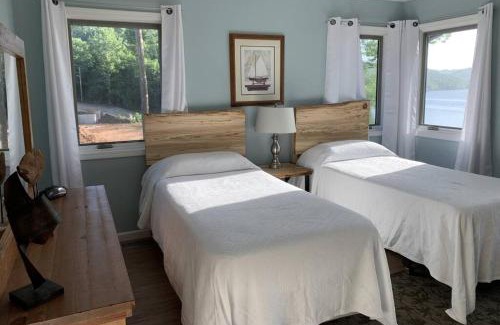 Camdenton House | Old Kinderhook Golf & Waterfront Vacation Rental