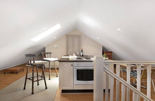 Bowral House | Old Mansfield Loft - gardens, gazebo and getaway