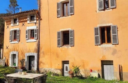 Le Cannet-des-Maures House | Old mill guesthouse