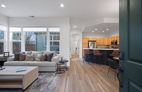 Larkspur House | Old Millton - 2 Bedroom in Old Mill District