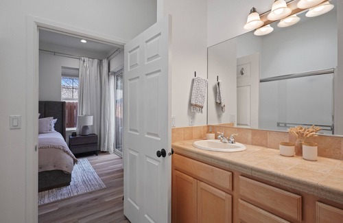 Larkspur House | Old Millton - 2 Bedroom in Old Mill District