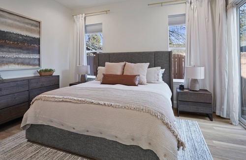 Larkspur House | Old Millton - 2 Bedroom in Old Mill District