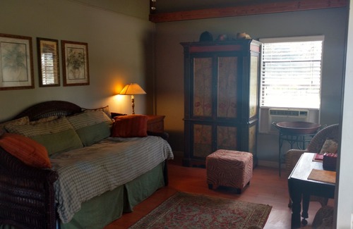 Myakka City Apartment | Old Myakka studio. Top location for birding and wildlife viewing!