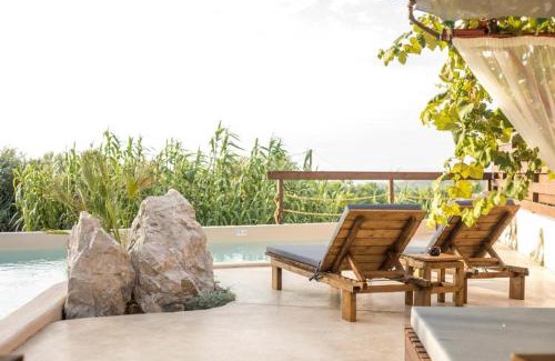Salakos House | Old Nest House