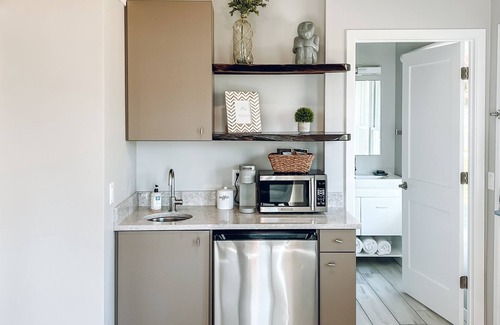 Saugatuck House | Old Pike Cottages
