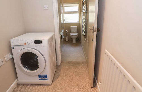 St Ishmaels Cottage | OLD POST COTTAGE, pet friendly, with open fire in St. Ishmaels