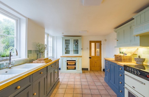 Dargate Apartment | Old Post Office by Bloom Stays - ideal for couples, wonderful location, hot tub