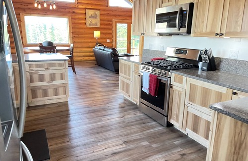 Kalifornsky House | Old Radio Station Log Lodge