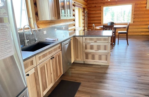 Kalifornsky House | Old Radio Station Log Lodge