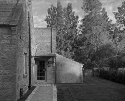 Ballater House | Old school - Charming Historic Cottage for Seven