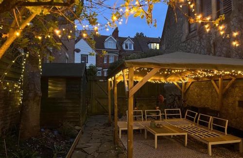 Folkestone House | Old School Cottage