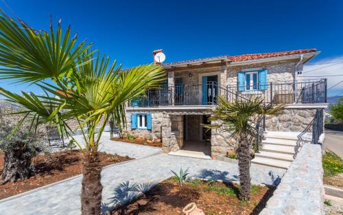 Polje Apartment | Old Stone House Apartment With A Heated Pool