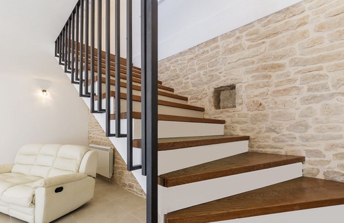 Pinezici Villa | Old stone house