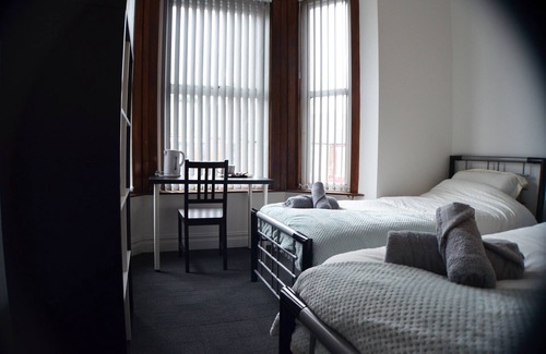 Liverpool House | Old Swan Guest House Liverpool