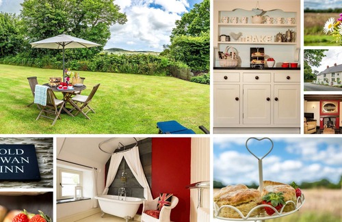 Eglwyswrw Cottage | OLD SWAN INN - Delightful cottage with panoramic views of Pembrokeshire Hills