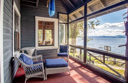 Moultonborough House | Old Time Winnipesaukee Lodge