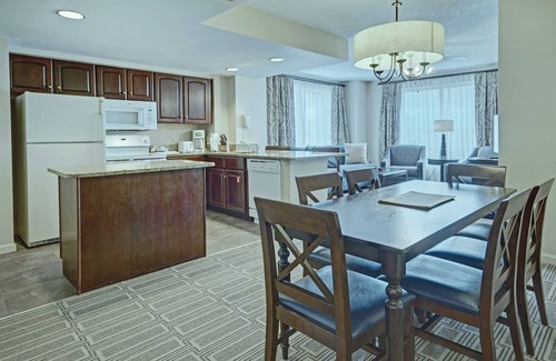Eisenhower East Condo | Old Town Alexandria | Four 2BR/2BA King Suites