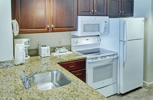 Eisenhower East Condo | Old Town Alexandria | Four 2BR/2BA King Suites