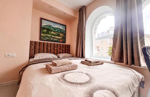 Shevchenkivs'kyi District Apartment | Old Town - Andrew descent