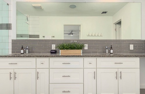 Scottsdale Estates Nine House | Old Town Escape|FREE Heated Pool & Spa|Sleeps 12