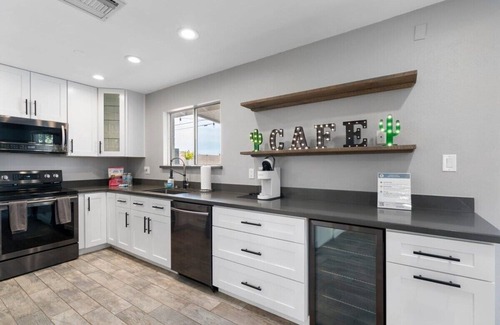 Cox Heights House | Old Town Home 15min to TPC Scottsdale |Heated Pool