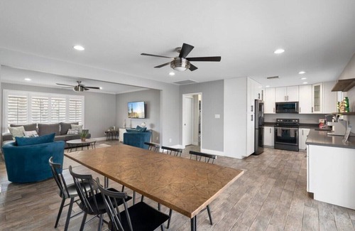 Cox Heights House | Old Town Home 15min to TPC Scottsdale |Heated Pool