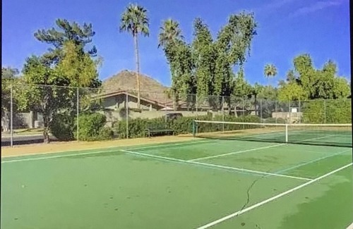 Fashion Square House | Old Town luxury condo with heated pool