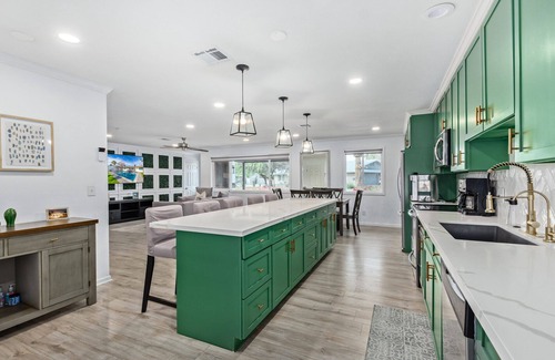 Village Grove House | Old Town Oasis + Full Guest House + Free Heated Pool