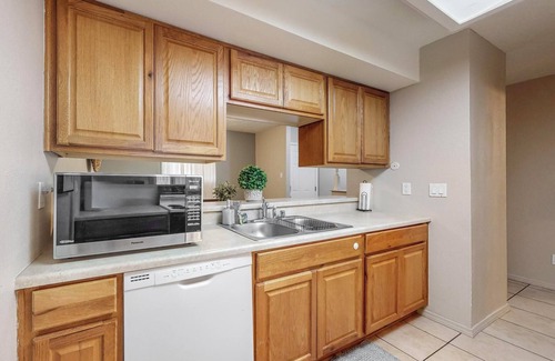 West Old Town Apartment | Old Town Patina, 2 QB, 2 BA, WIFI Pet Friendly