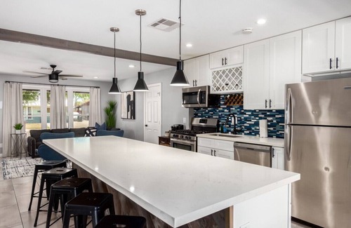 Cox Heights House | Old Town, Single story w/Pool, Bunk Beds, Bocce, Putt-Putt, & Pool Table!