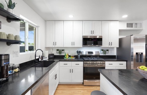 Cox Heights House | Old Town|Summer Amenities|Dogs Welcome|Golf & Hiking!