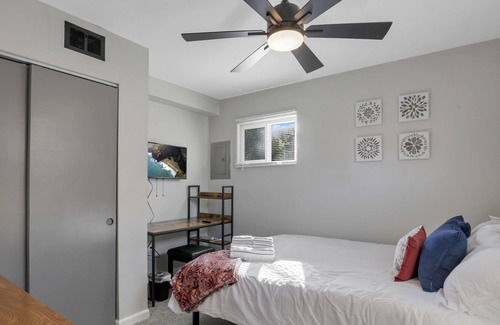 Franklin Park Apartment | Old Towne East - 1 BR Apt - Steps from E Market!