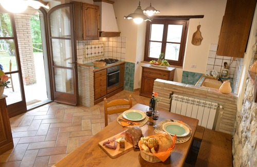 Caprese Michelangelo House | Old Tuscan farmhouse with salt pool, soccer/volleyball field, barbecue