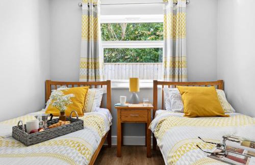 Teignmouth Cabin | Old Walls Vineyard