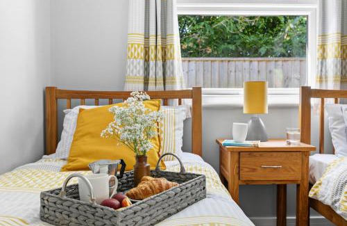 Teignmouth Cabin | Old Walls Vineyard