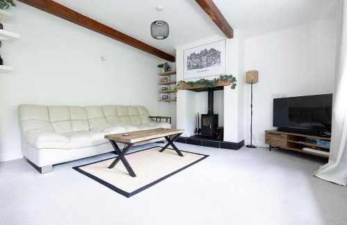 Hepworth House | OLD WEAVERS COTTAGE - Charming Historic Weavers Cottage in Holmfirth, West Yorkshire