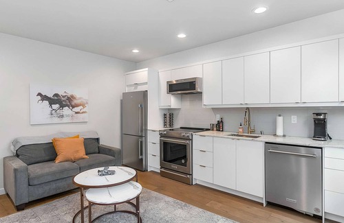 East Queen Anne Apartment | Old-Western Time Travelers Cowboys Sweet Suite