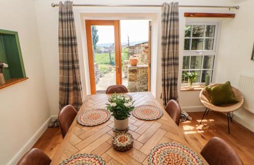 Redmire House | Old Wool Shop